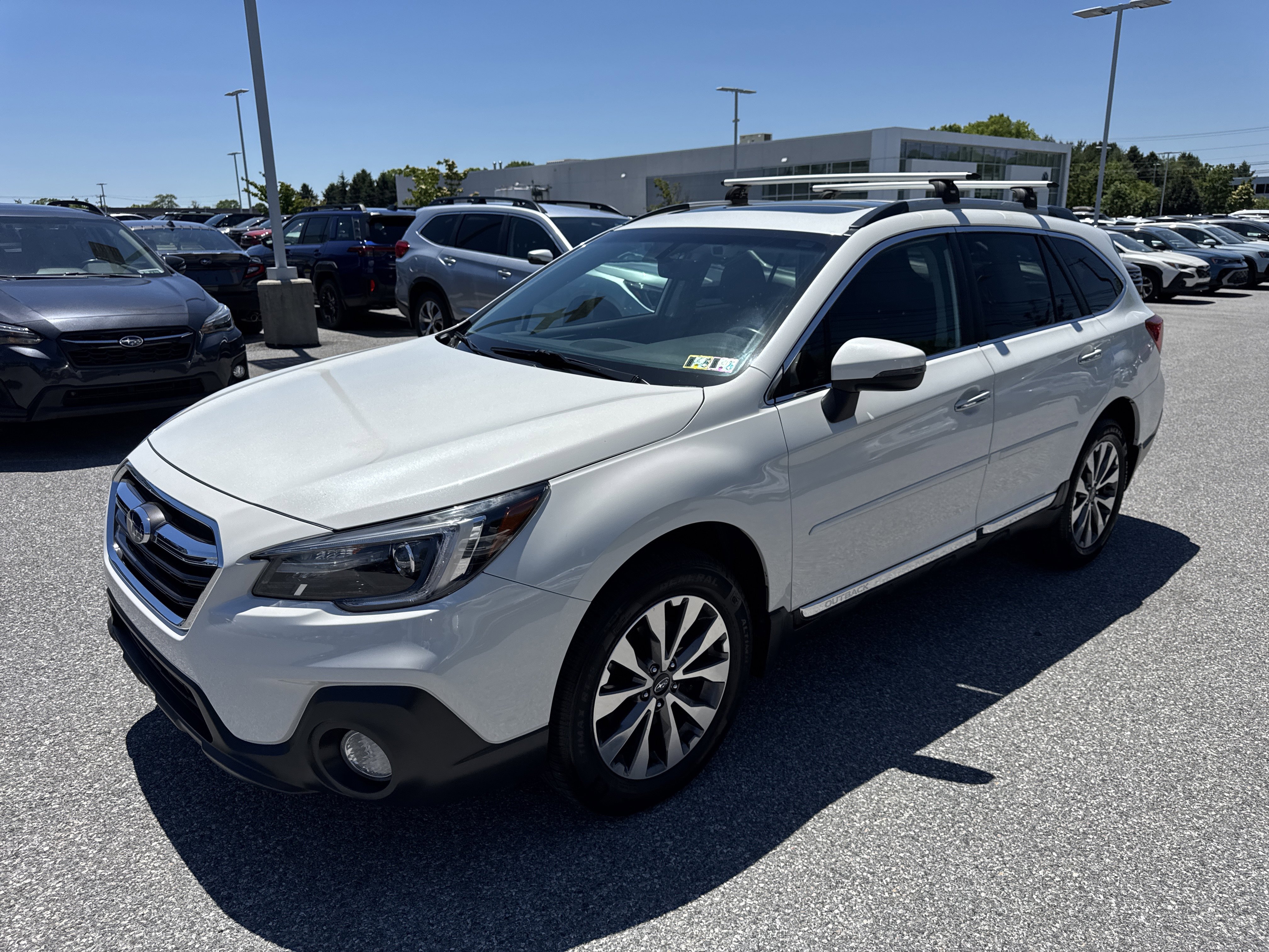Used 2018 Subaru Outback 3.6R Touring AWD/4WD image 24