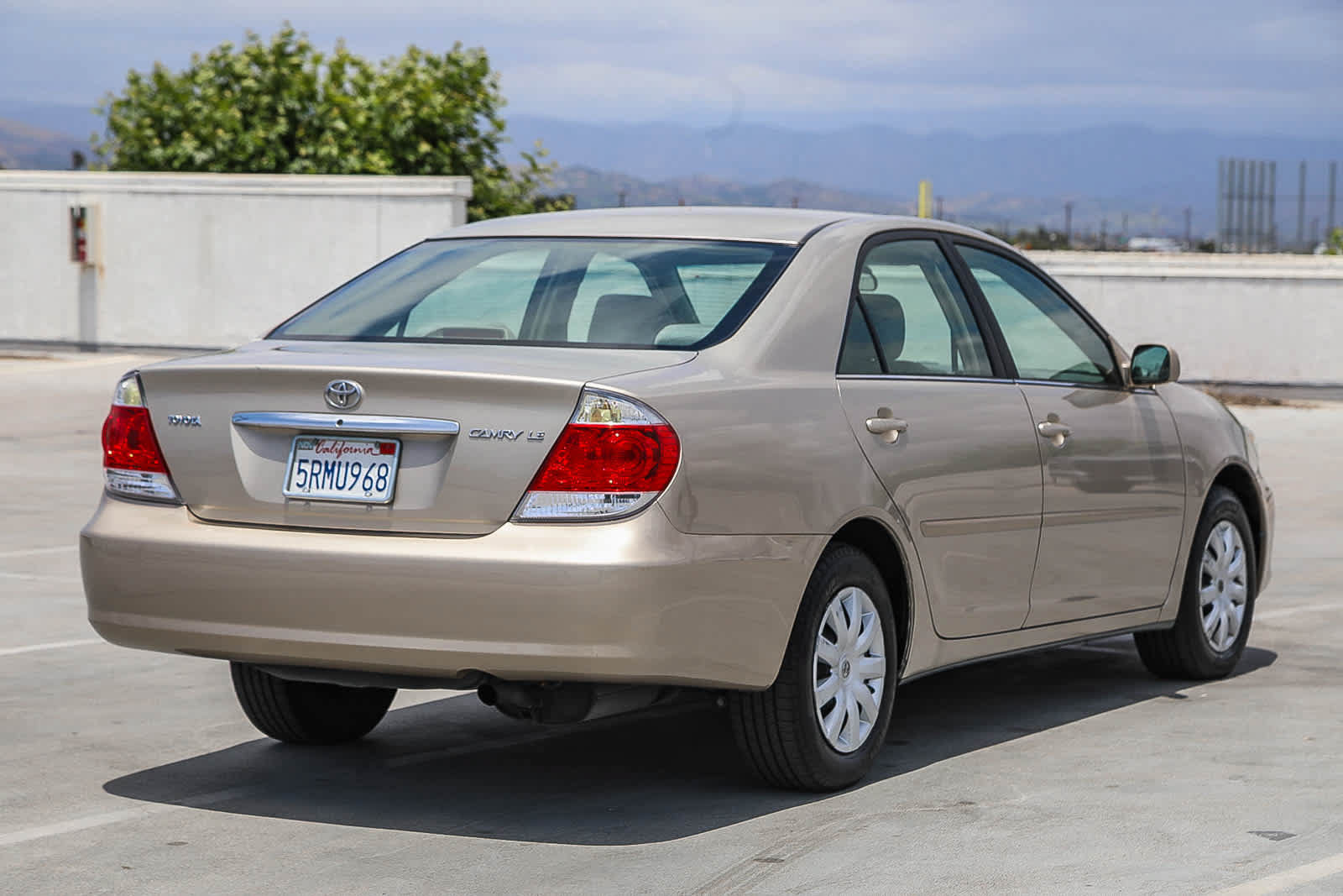 Used 2006 Toyota Camry LE FWD image 5