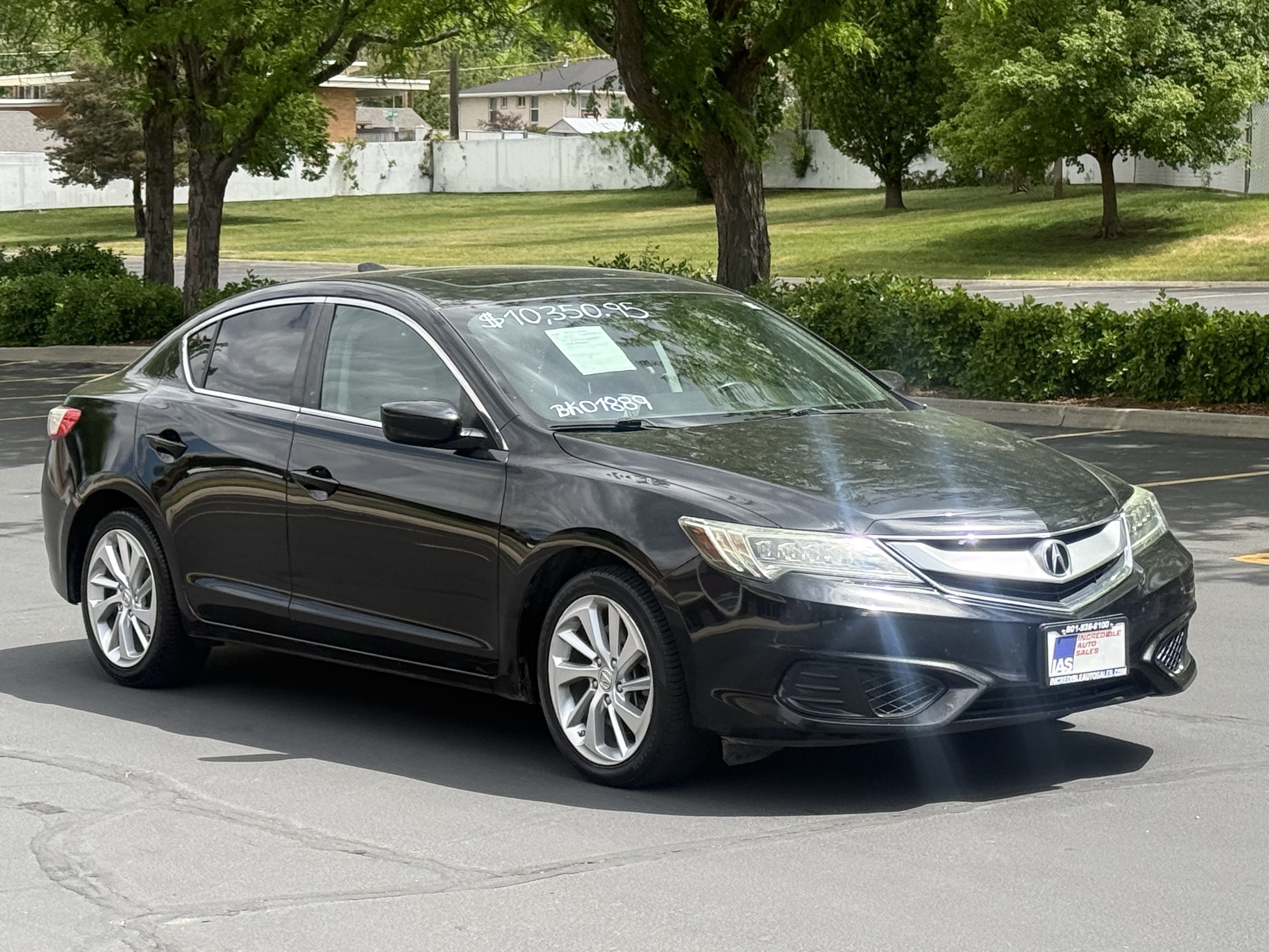 Used 2017 Acura ILX FWD image 2