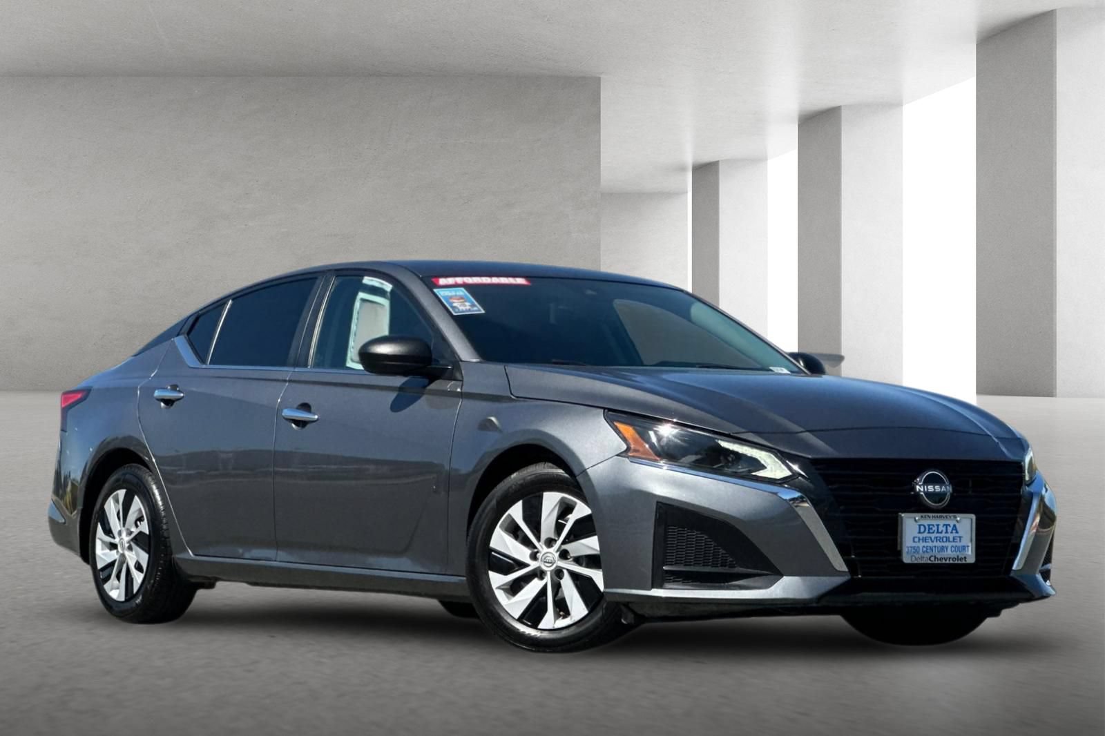 Used 2024 Nissan Altima 2.5 S FWD image 2