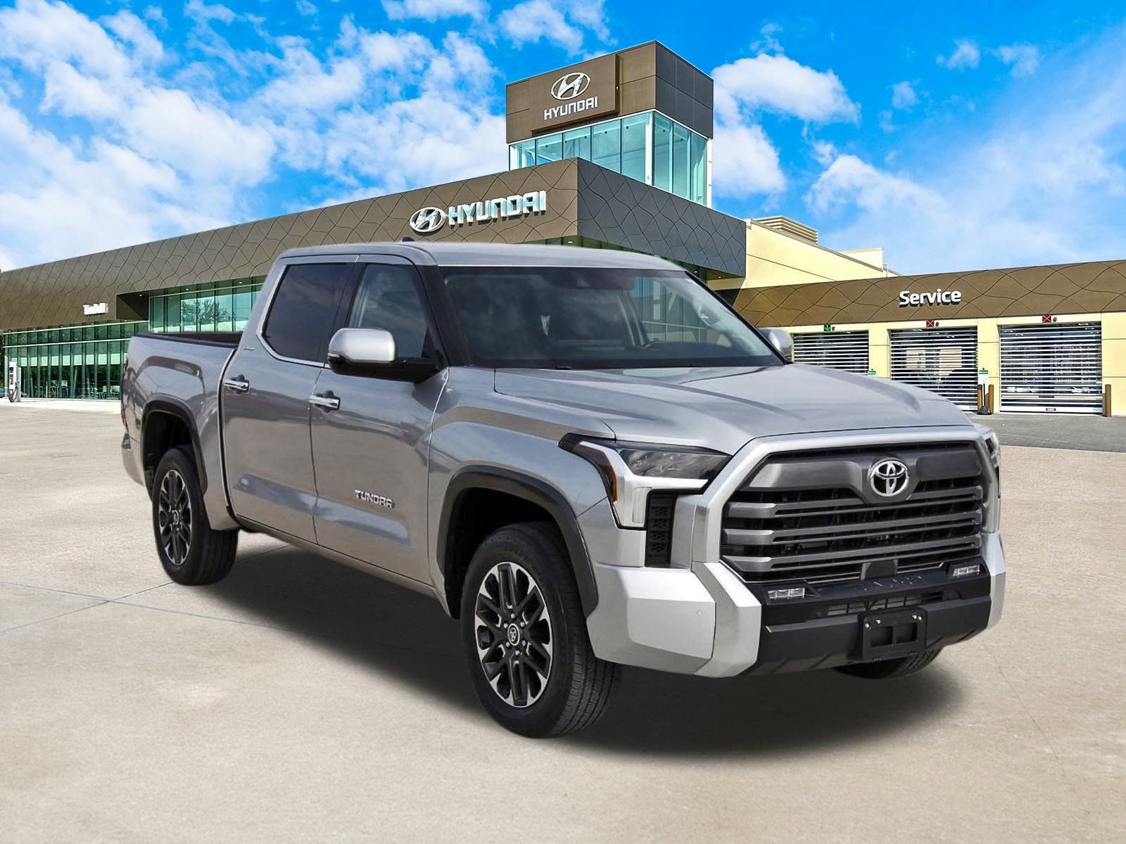 Used 2022 Toyota Tundra Limited w/ Power Package image 3
