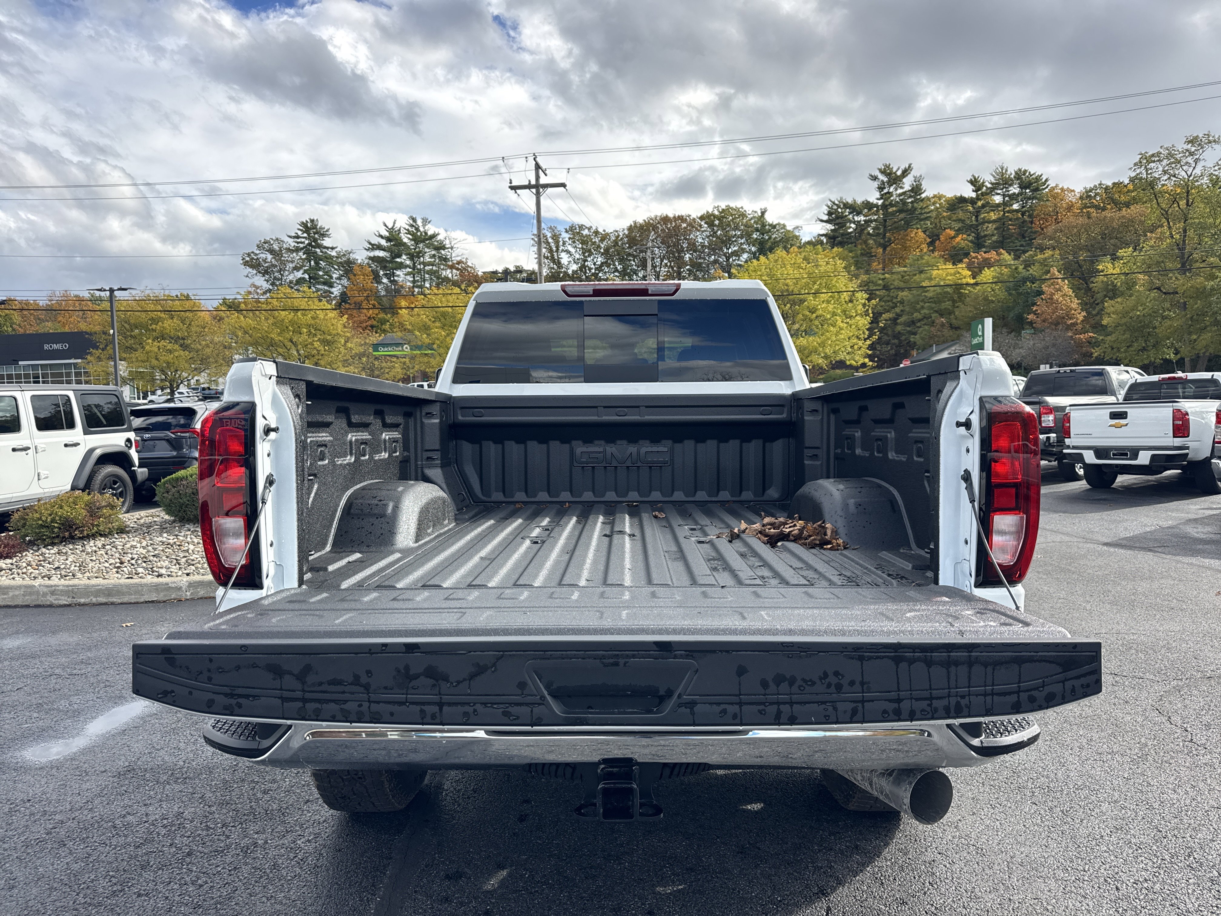 New 2026 GMC Sierra 2500 SLE w/ Preferred Package image 31