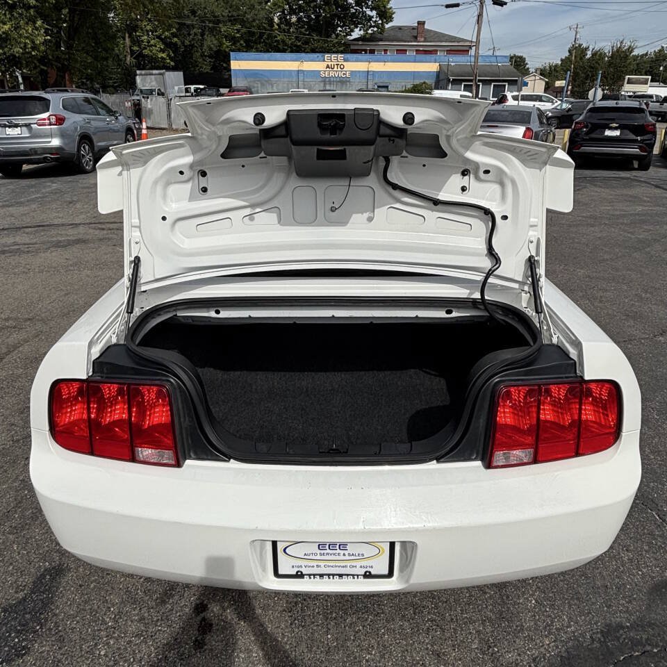 Used 2008 Ford Mustang Premium RWD image 14