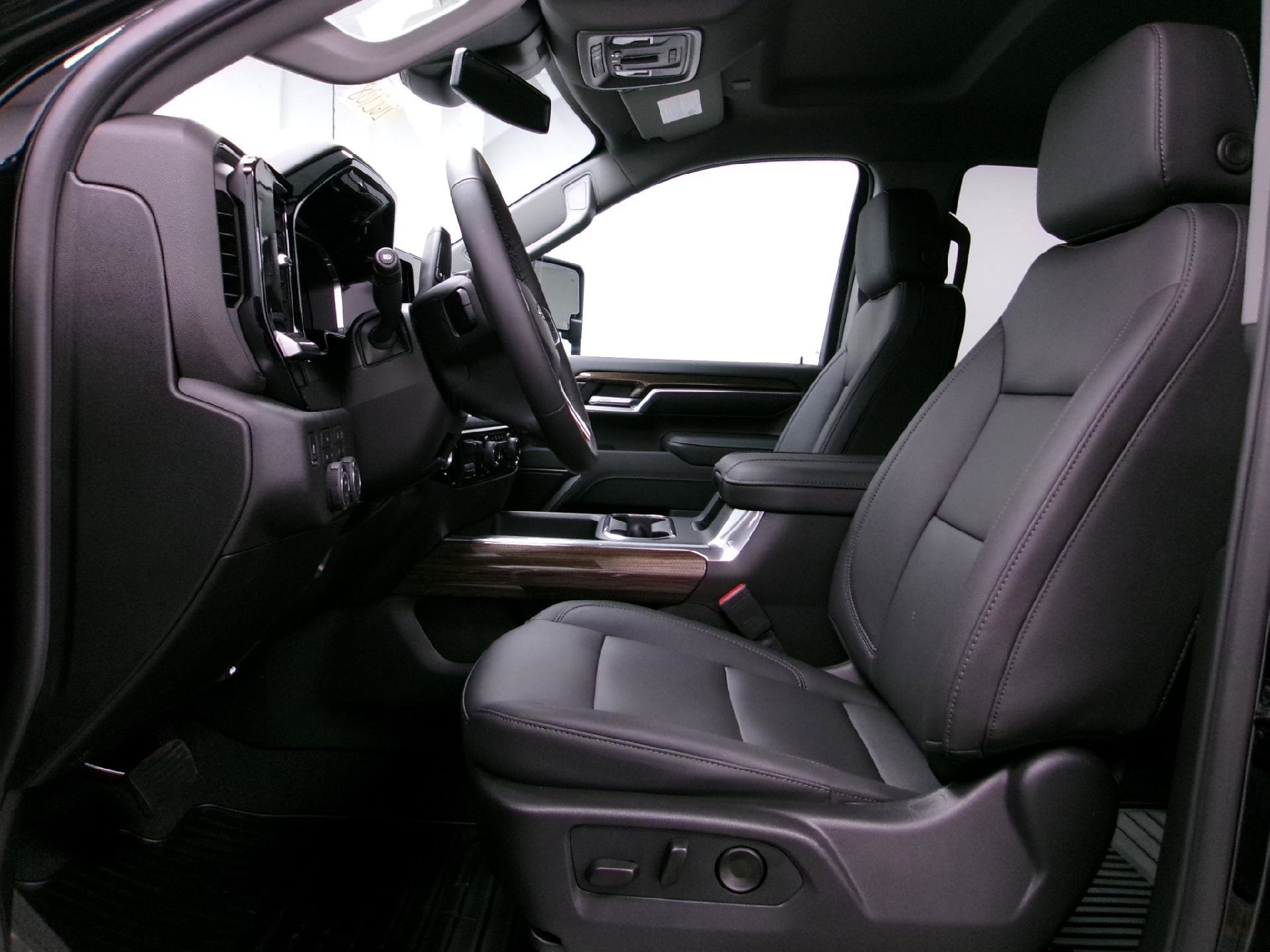 New 2026 Chevrolet Silverado 3500 LT w/ Trail Boss Package image 9