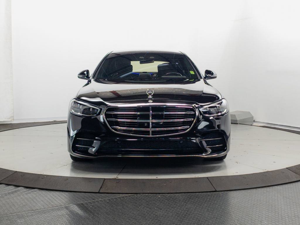 Used 2023 Mercedes-Benz S 580e 4MATIC Sedan image 2