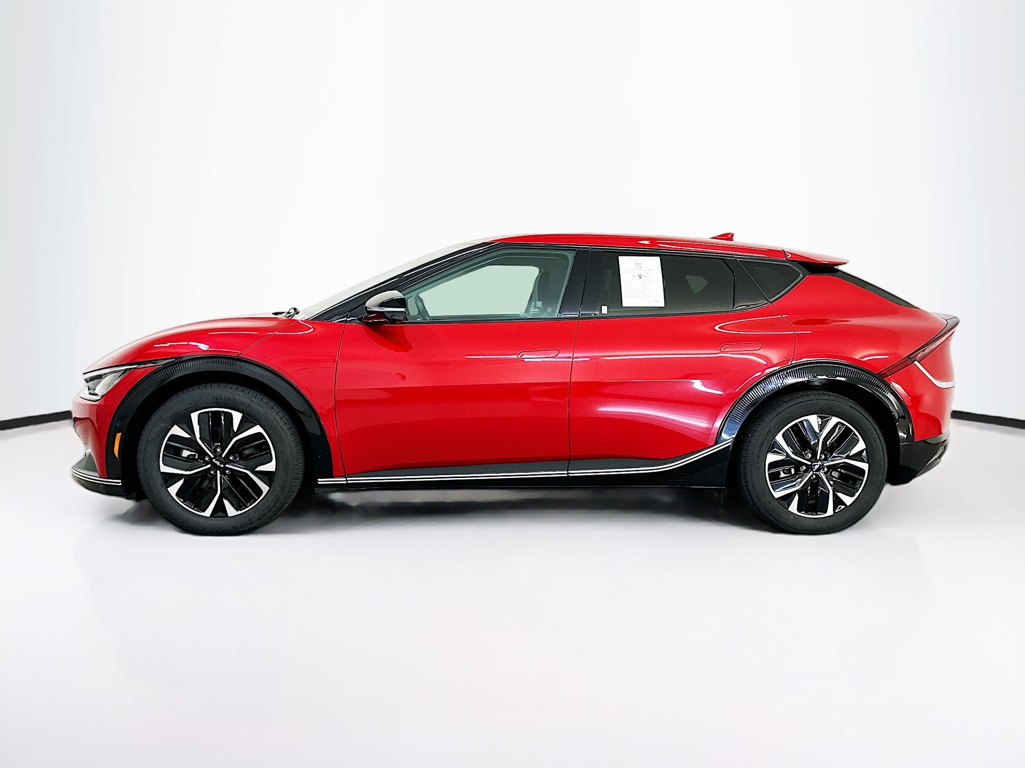 Used 2024 Kia EV6 Wind w/ Wind Technology Package AWD/4WD image 4