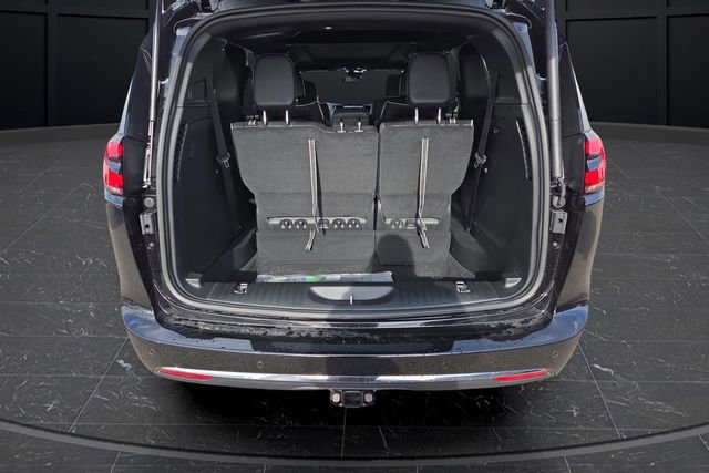 New 2026 Chrysler Pacifica Limited w/ Trailer Tow Group image 16