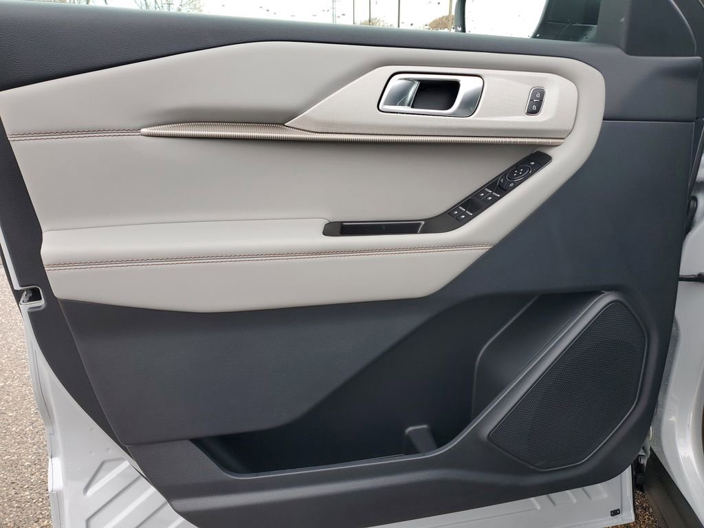 New 2026 Ford Explorer Active w/ Active Comfort Package image 14