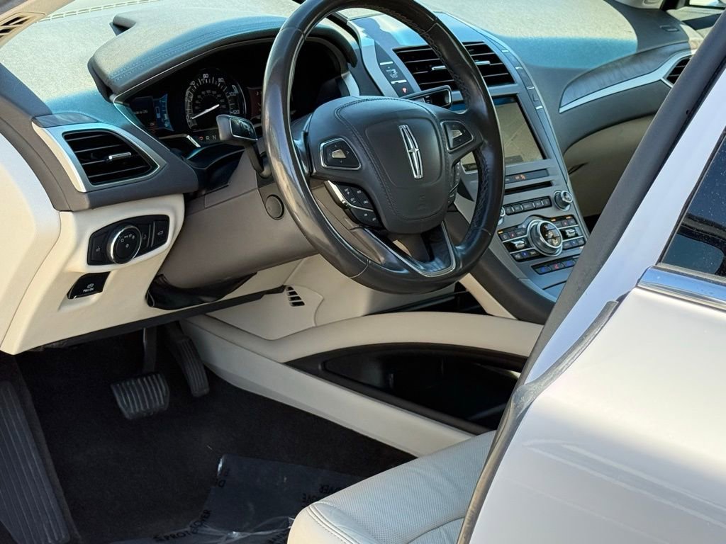 Used 2017 Lincoln MKZ Reserve image 6