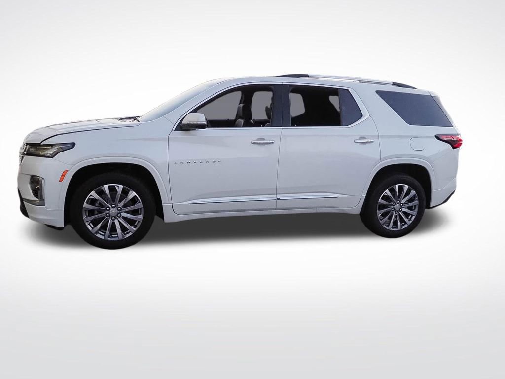 Used 2023 Chevrolet Traverse Premier image 2