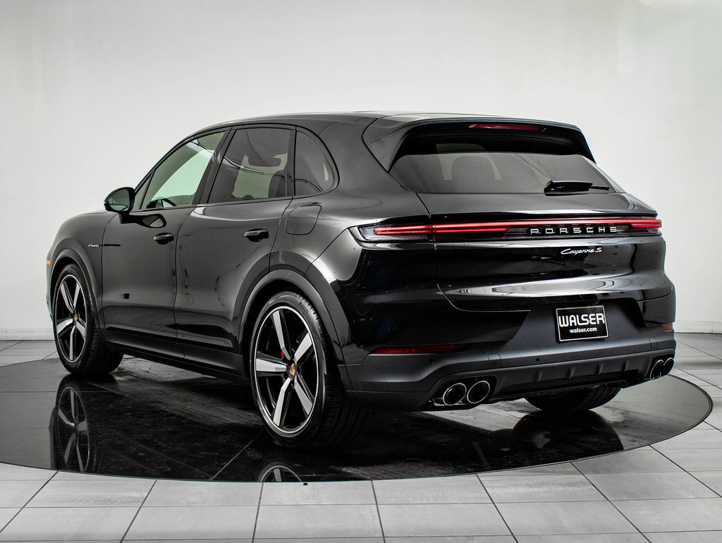 New 2026 Porsche Cayenne S image 3