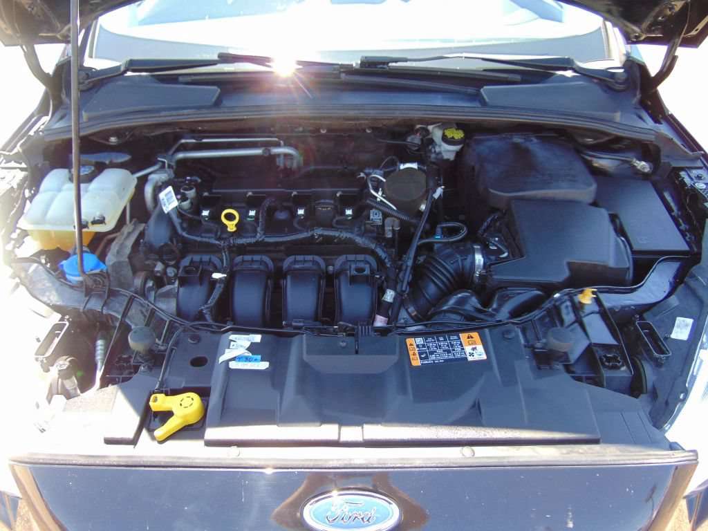 Used 2016 Ford Focus Titanium w/ Titanium Technology Package FWD image 34