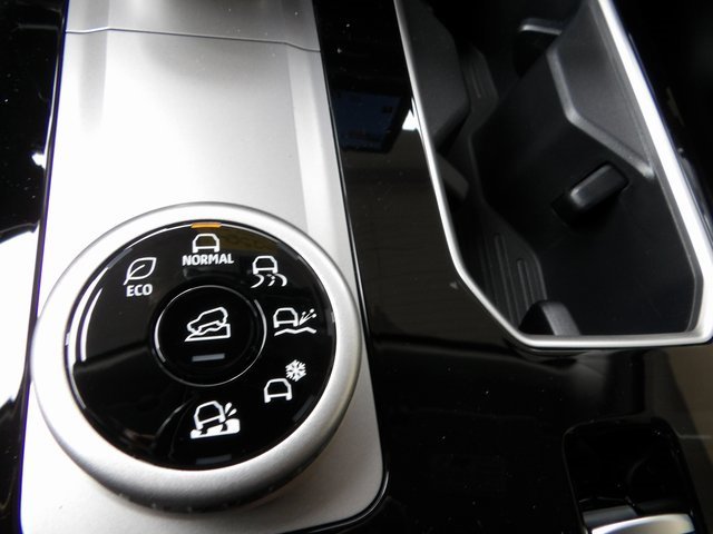 New 2025 Mitsubishi Outlander ES image 18