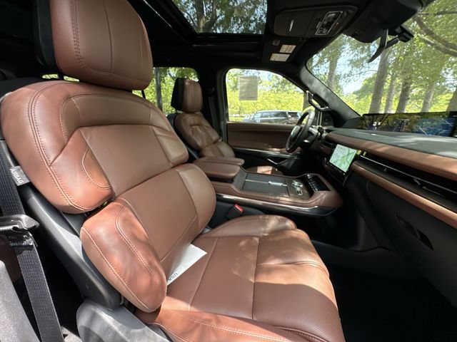 New 2027 Lincoln Navigator Reserve AWD/4WD image 27