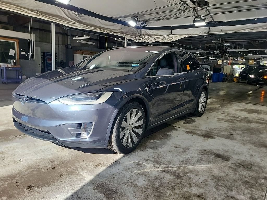 Used 2020 Tesla Model X Long Range AWD/4WD image 2
