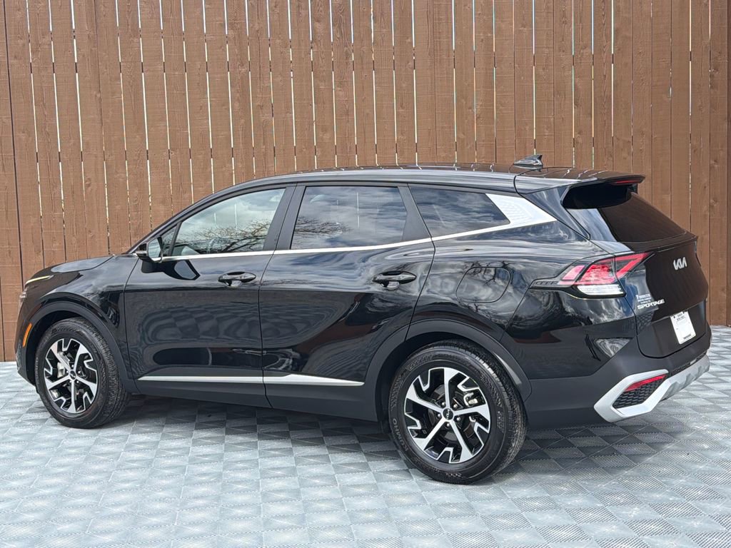 Used 2024 Kia Sportage EX image 15