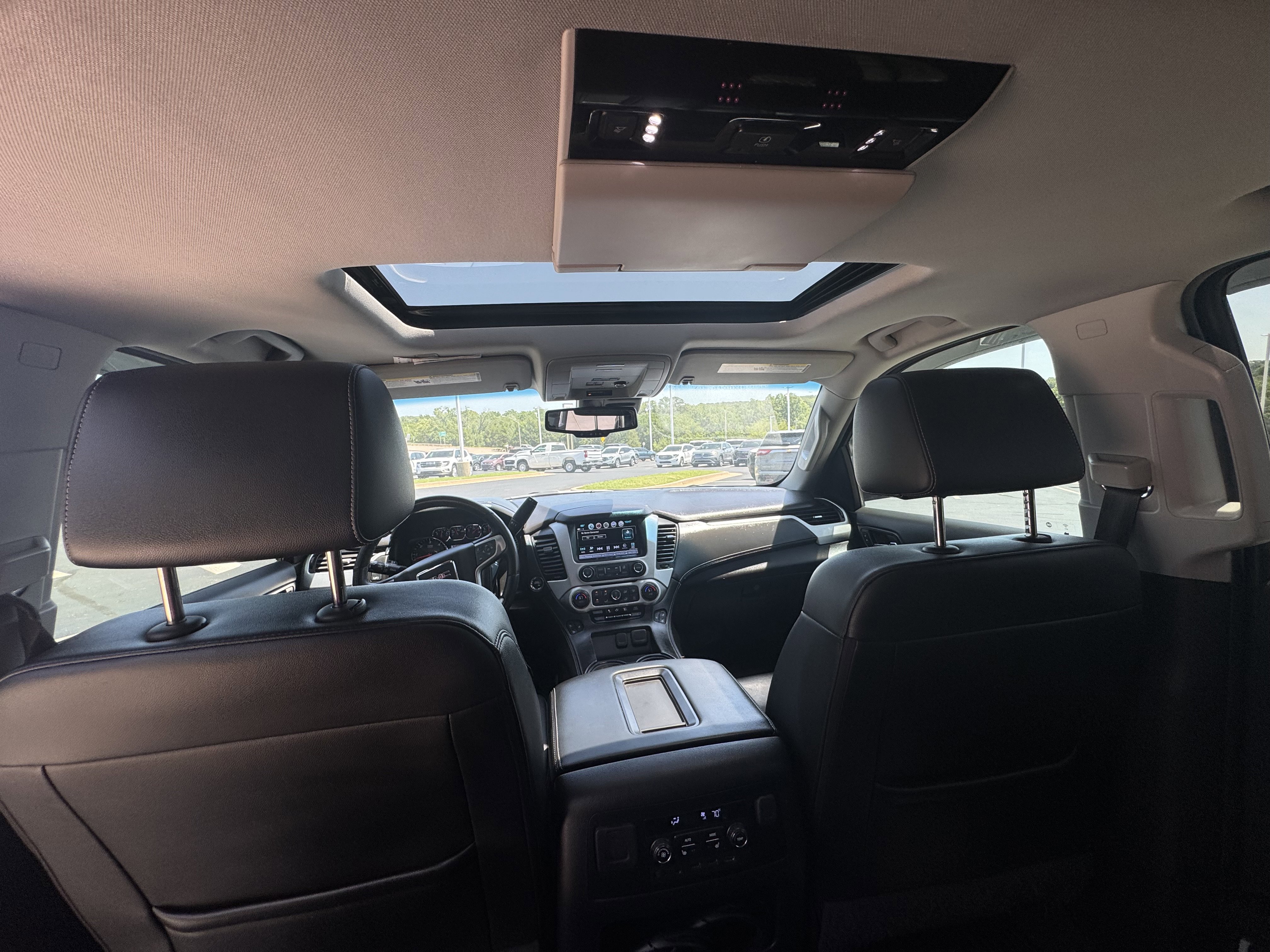 Used 2019 GMC Yukon SLT w/ Open Road Package image 11