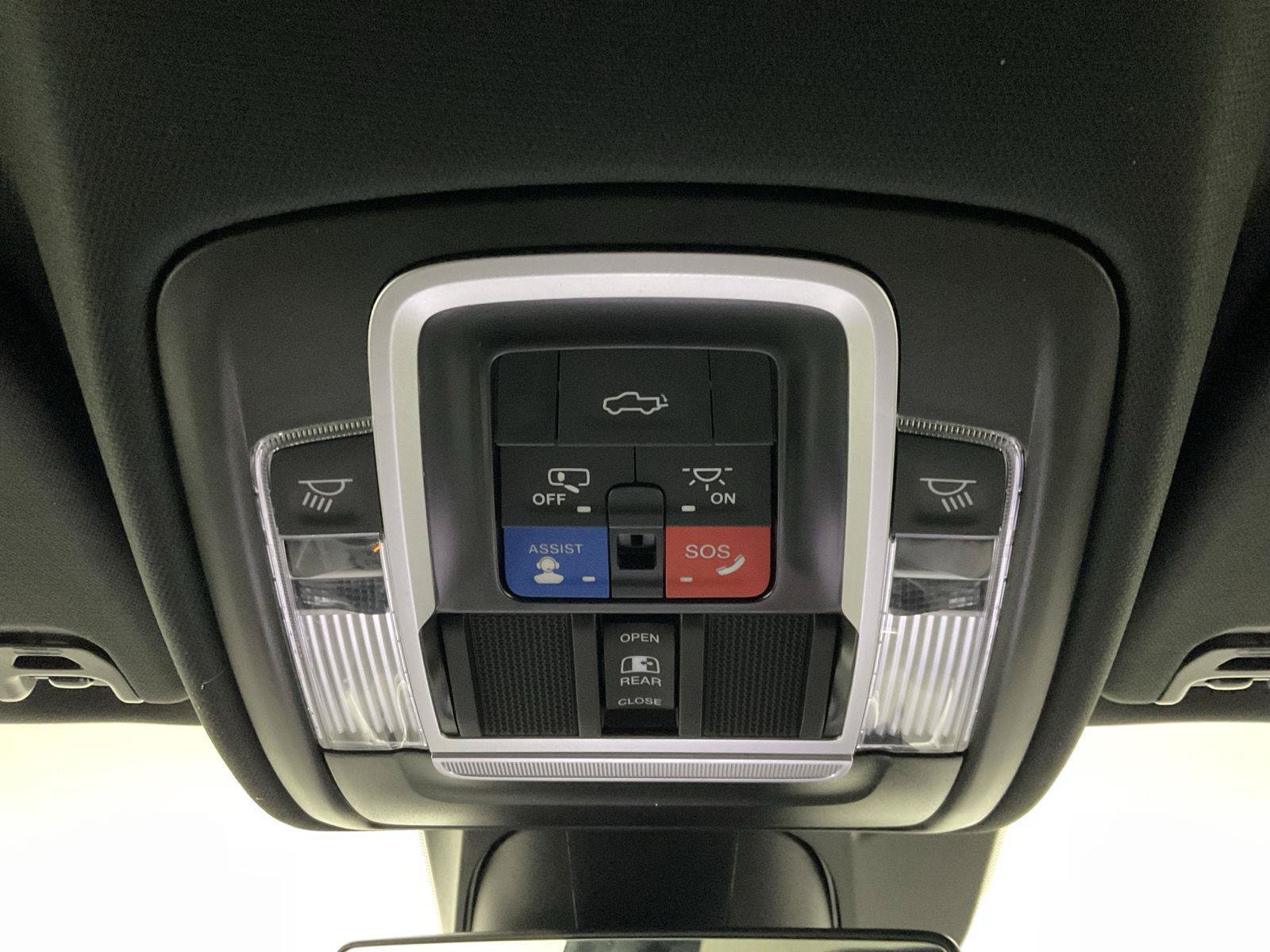 Used 2023 RAM 1500 Laramie AWD/4WD image 17