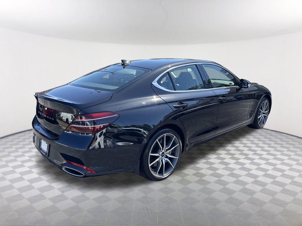 Used 2025 Genesis G70 2.5T image 5