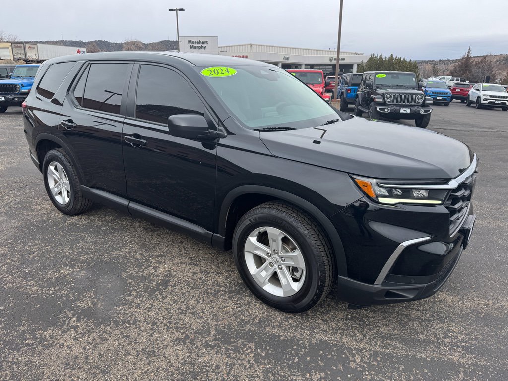 Used 2024 Honda Pilot LX image 1