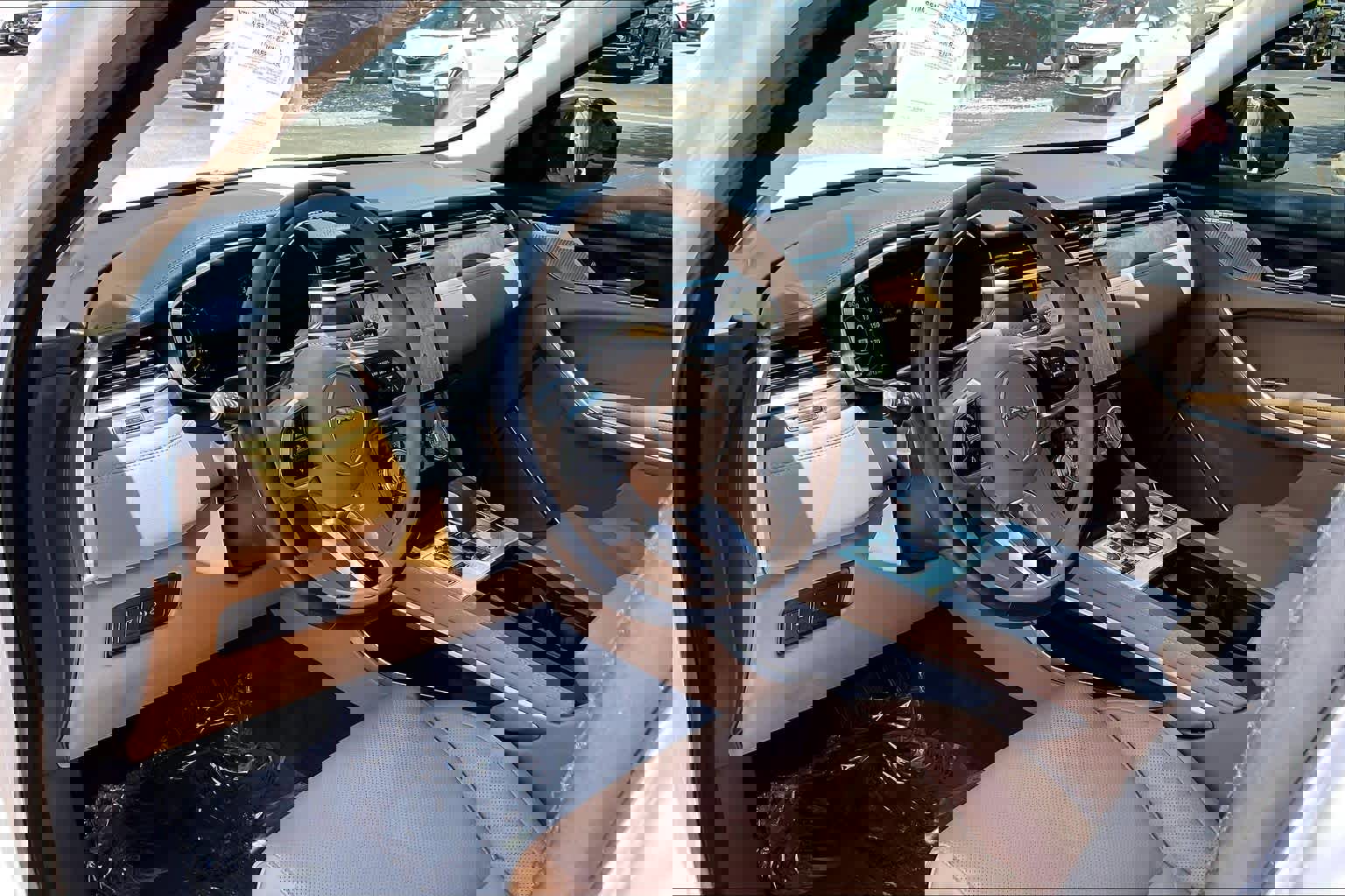 Used 2023 Jaguar F-PACE S AWD/4WD image 14