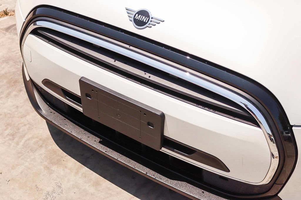 Used 2024 MINI Cooper 2-Door Hardtop FWD image 11
