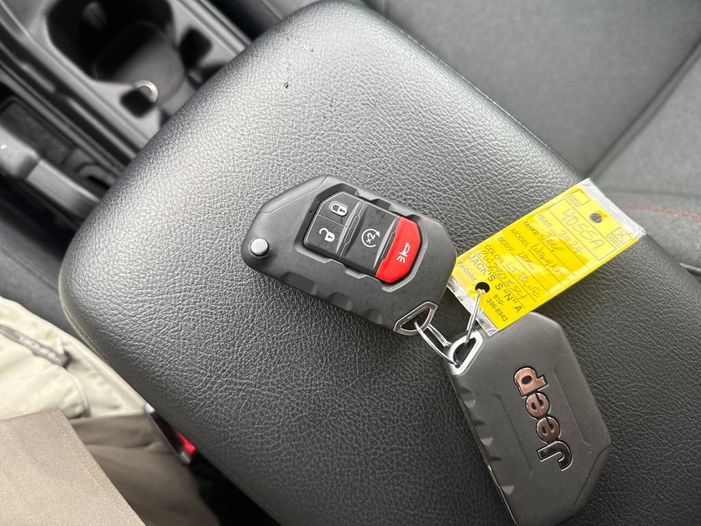 Used 2024 Jeep Wrangler Unlimited Rubicon w/ Technology Group image 27