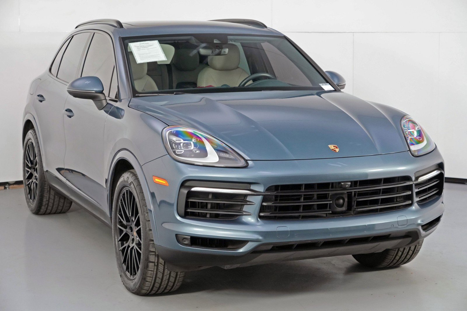 Used 2020 Porsche Cayenne S w/ Premium Package image 58