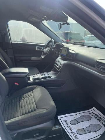 Used 2020 Ford Explorer XLT w/ Comfort Package AWD/4WD image 12
