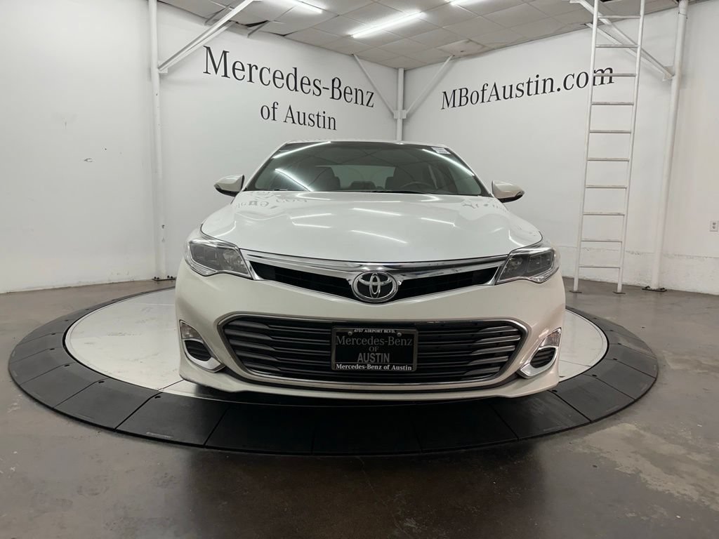 Used 2013 Toyota Avalon XLE FWD image 2