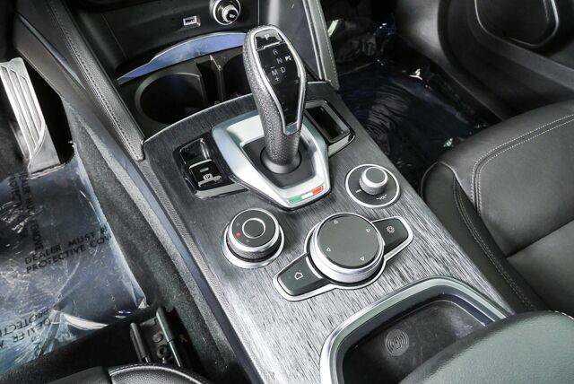 Used 2022 Alfa Romeo Stelvio Sprint AWD/4WD image 17