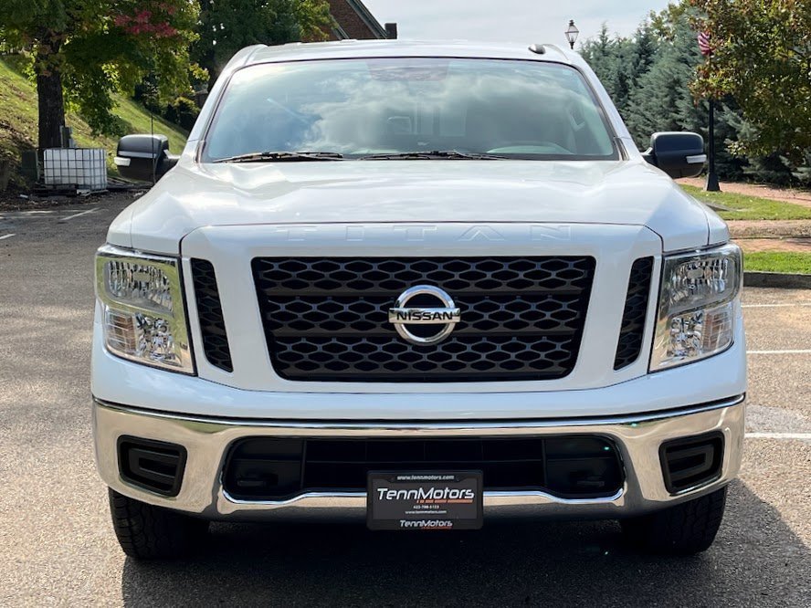 Used 2019 Nissan Titan SV image 23