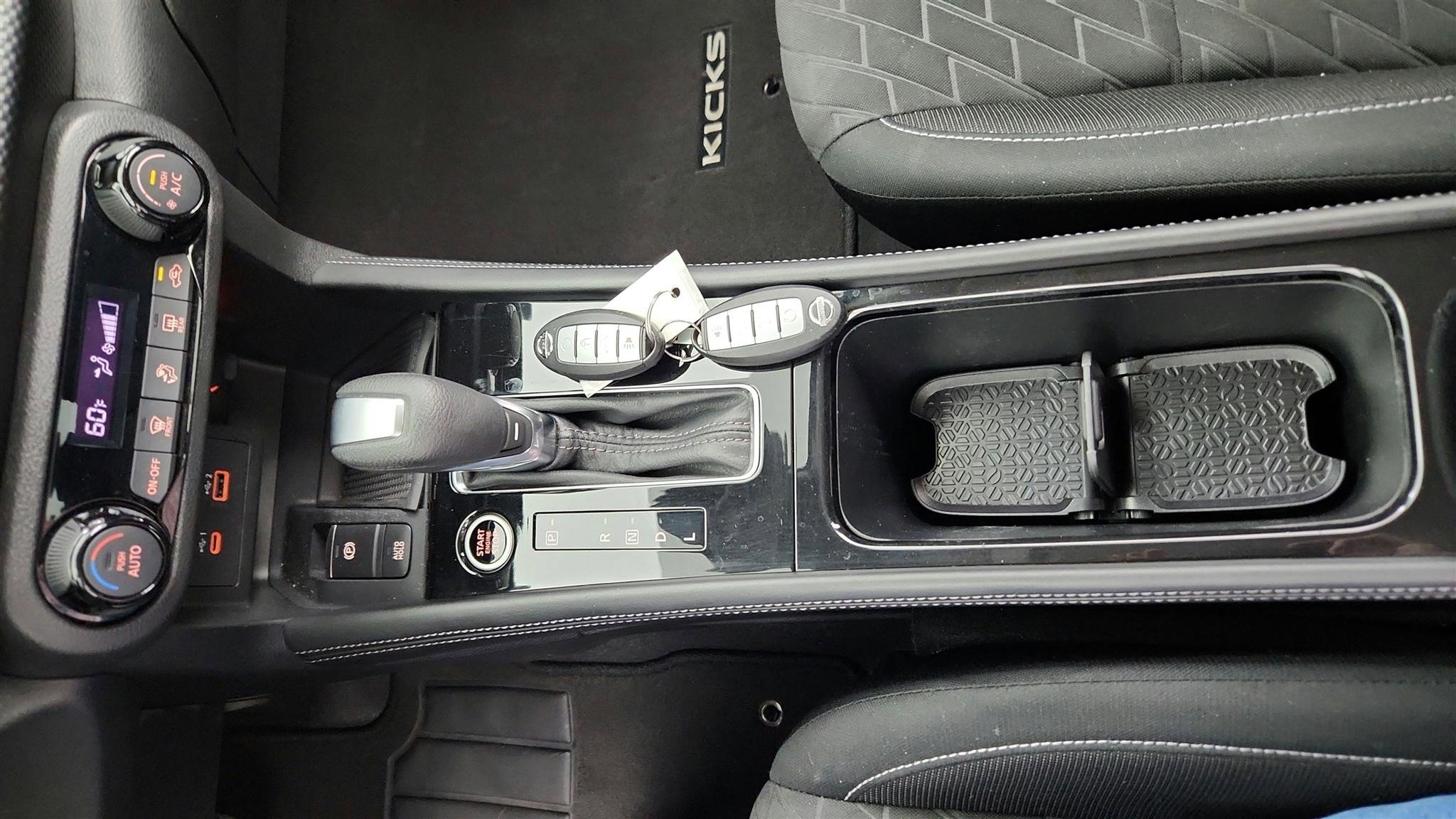 Used 2021 Nissan Kicks SV FWD image 31