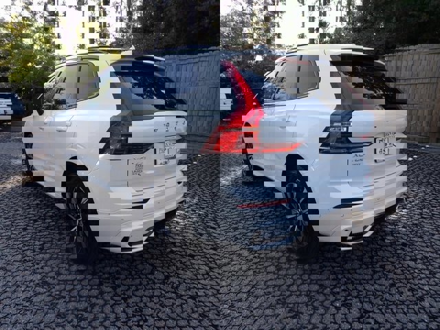 Certified 2025 Volvo XC60 B5 Plus image 7