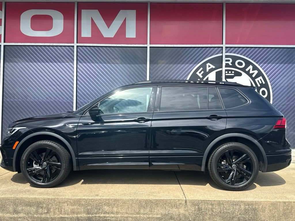 Used 2024 Volkswagen Tiguan SE R-Line AWD/4WD image 15