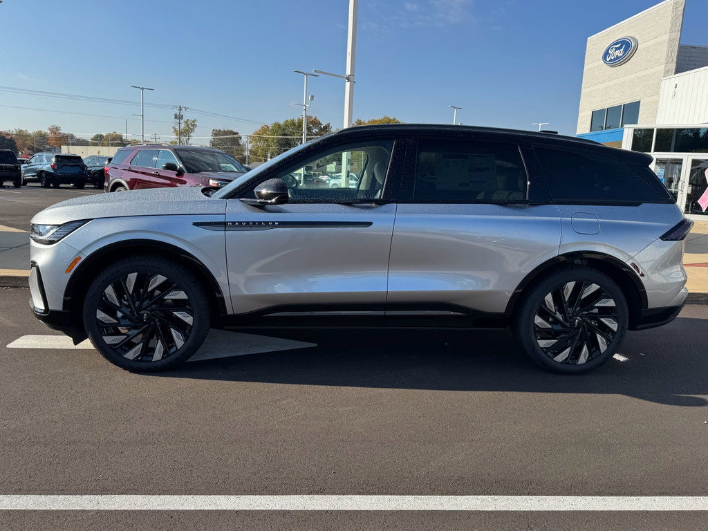 New 2026 Lincoln Nautilus Reserve w/ Jet Appearance Package image 4