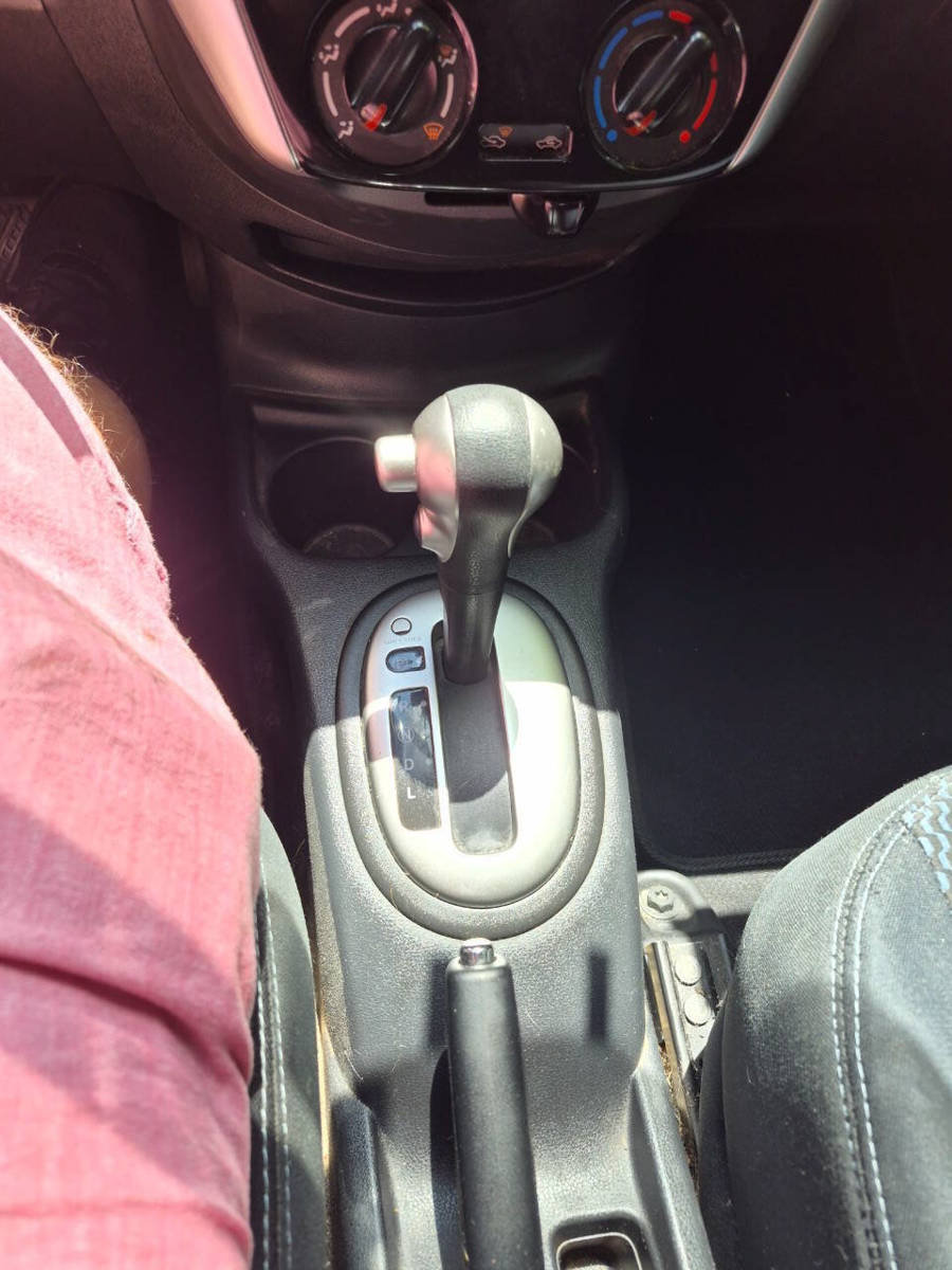 Used 2015 Nissan Versa Note SV FWD image 12
