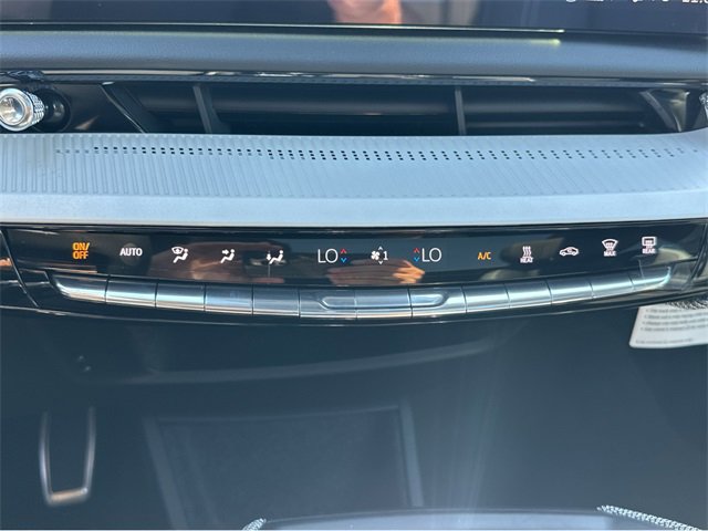 New 2025 Cadillac Optiq Luxury 1 image 20