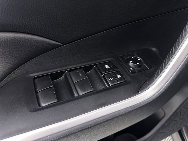 Used 2021 Toyota RAV4 LE AWD/4WD image 24