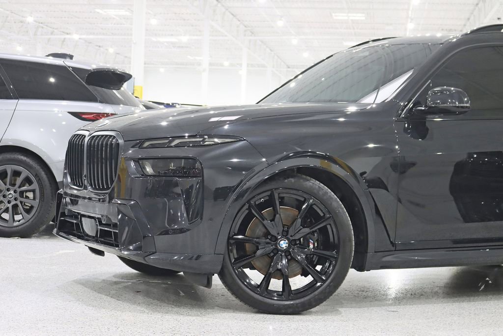Used 2023 BMW X7 xDrive40i w/ Executive Package image 2