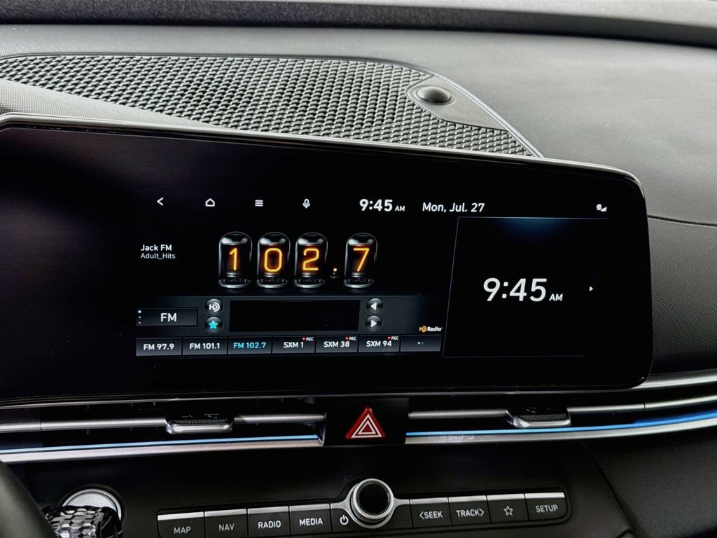 Used 2021 Hyundai Elantra Limited w/ Cargo Package FWD image 5