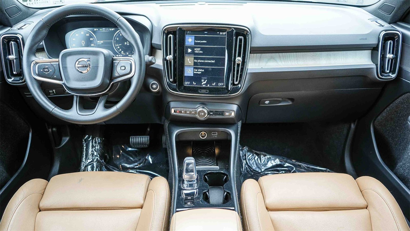 Used 2019 Volvo XC40 T4 Inscription image 12