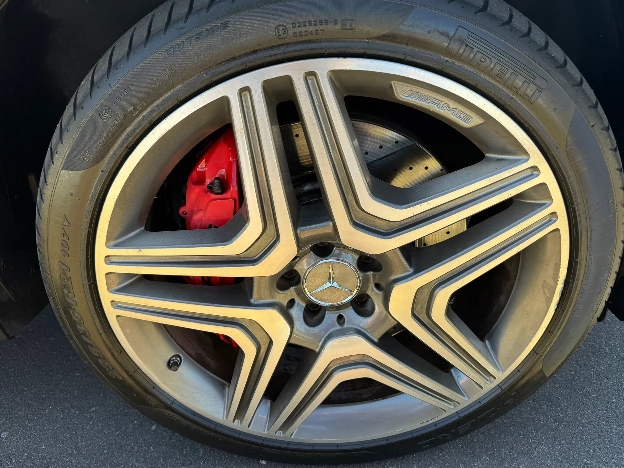 Used 2012 Mercedes-Benz ML 63 AMG 4MATIC w/ AMG Performance Pkg image 27