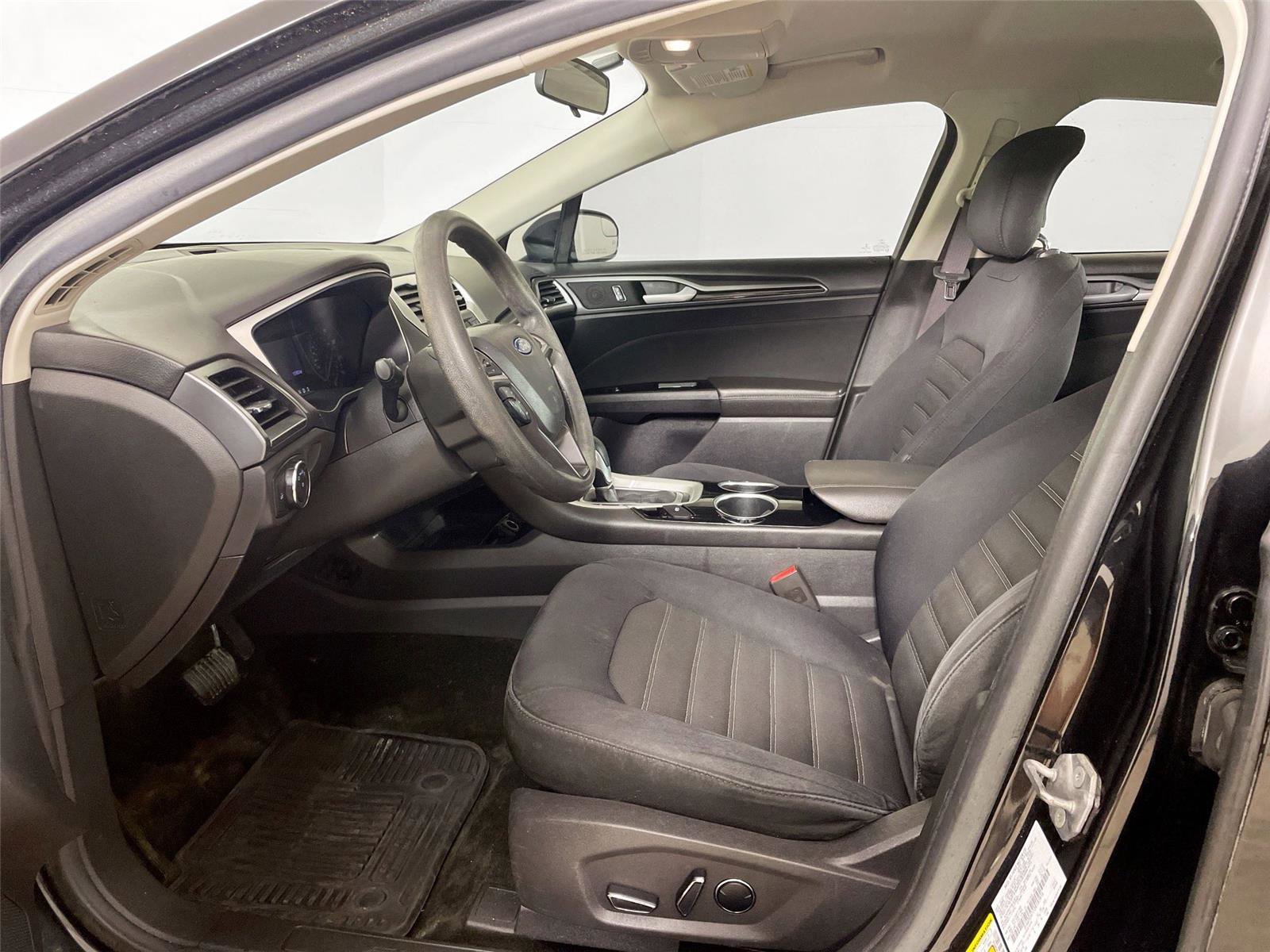 Used 2013 Ford Fusion SE FWD image 5