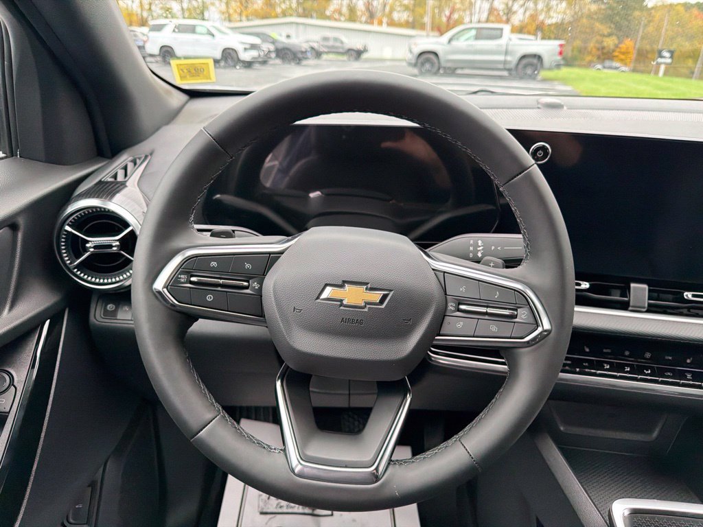 New 2027 Chevrolet Equinox LT w/ Convenience Package II FWD image 12