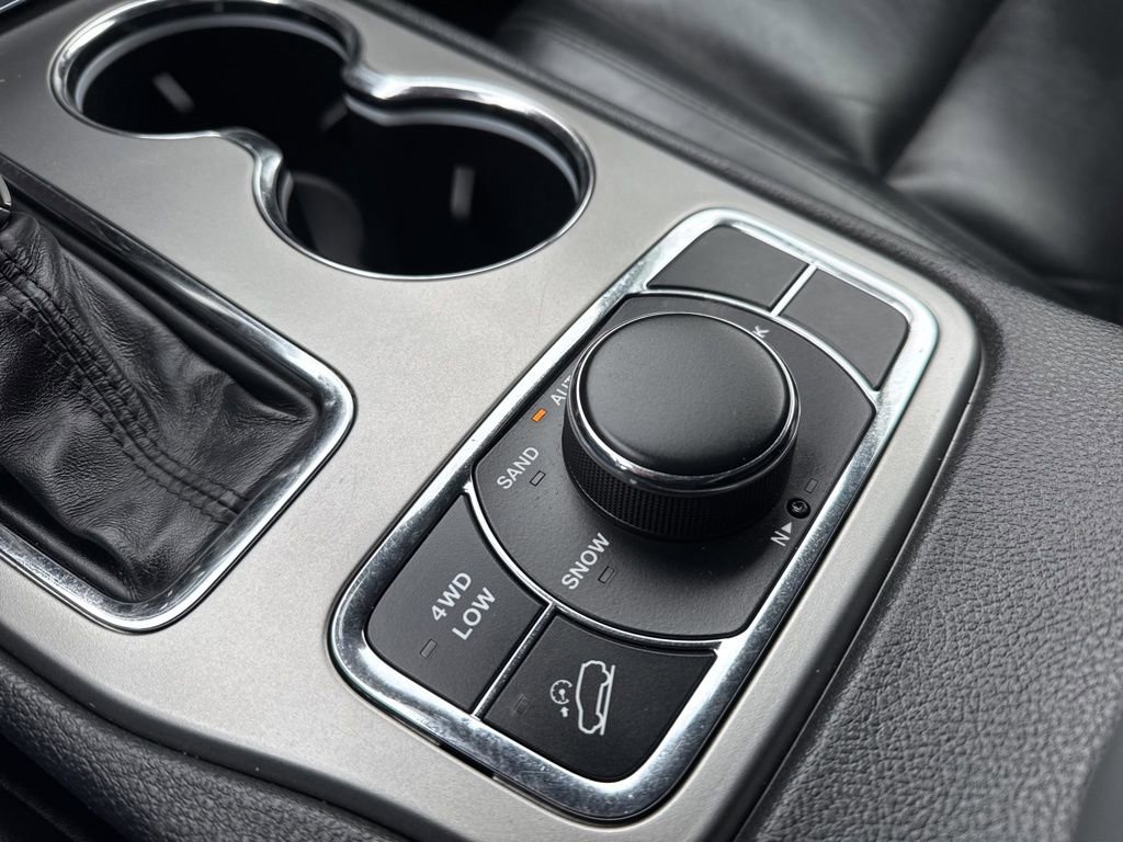 Used 2020 Jeep Grand Cherokee Limited image 22