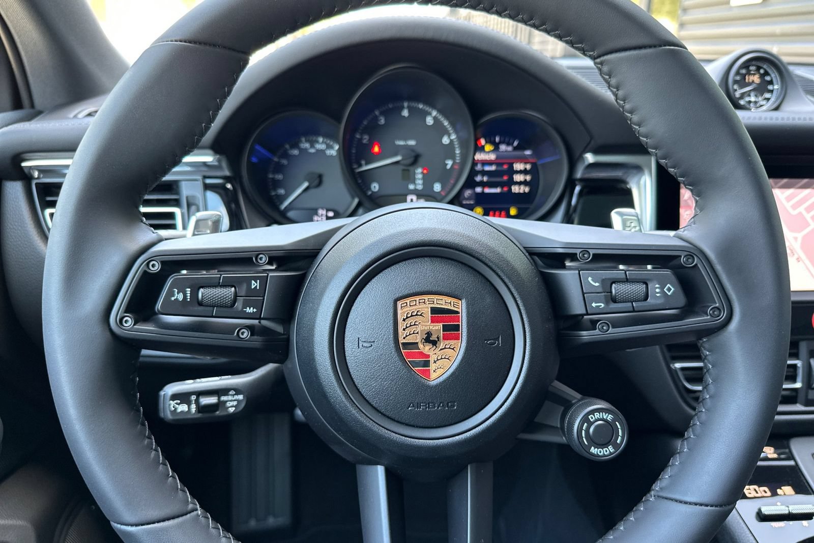 New 2026 Porsche Macan AWD/4WD image 29