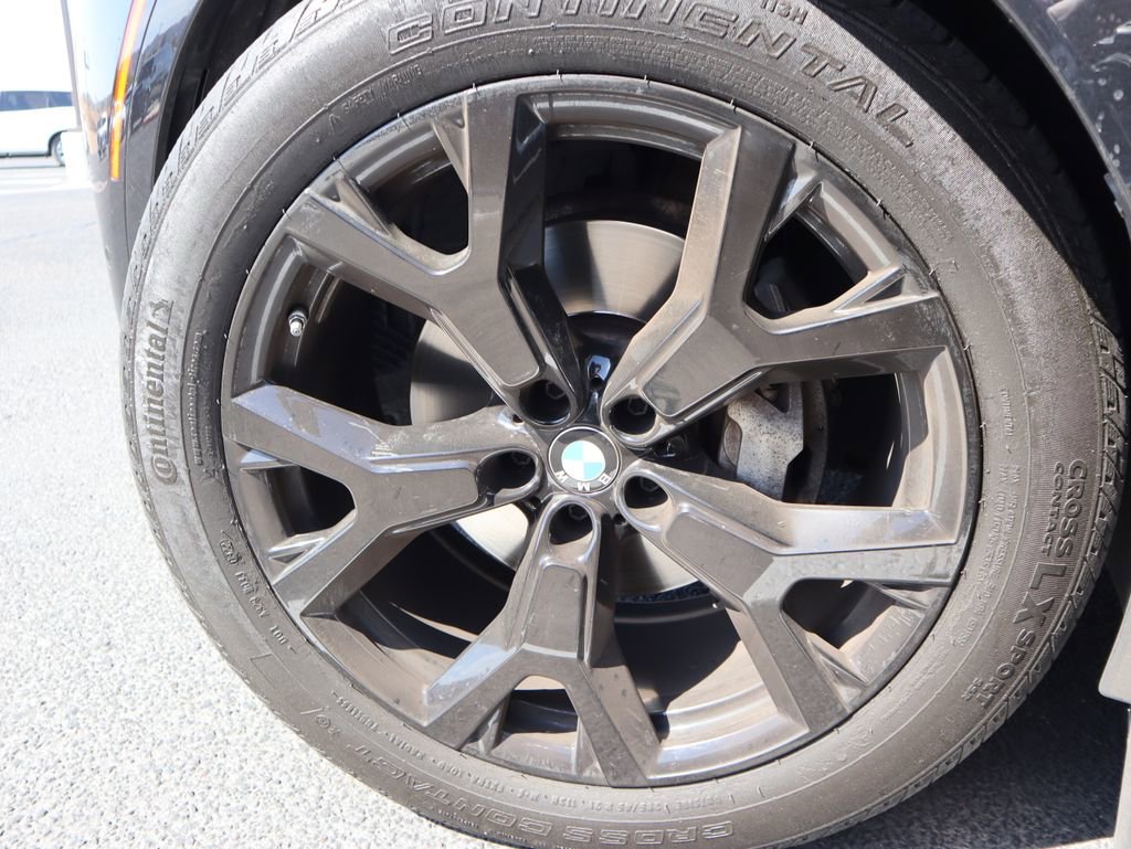 Used 2022 BMW X7 xDrive40i w/ Premium Package AWD/4WD image 15