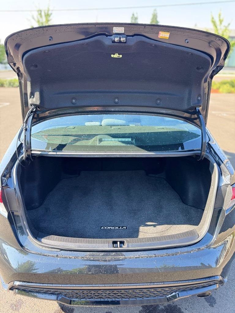 Used 2021 Toyota Corolla SE w/ Carpet Mat Package (TMS) FWD image 17