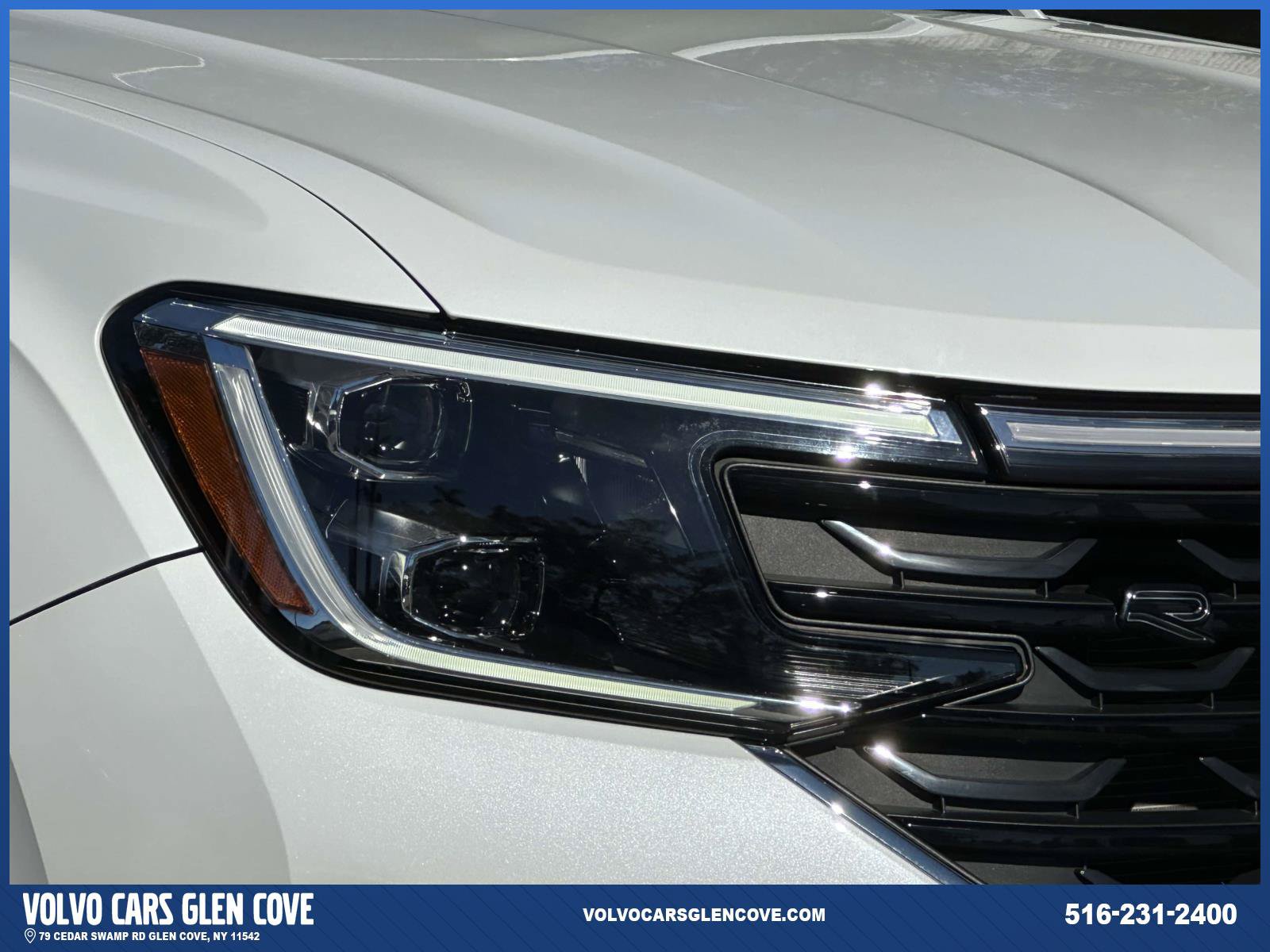 Used 2024 Volkswagen Atlas SEL Premium R-Line AWD/4WD image 9